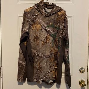 Under Armour RealTree loose fitting camouflage shirt